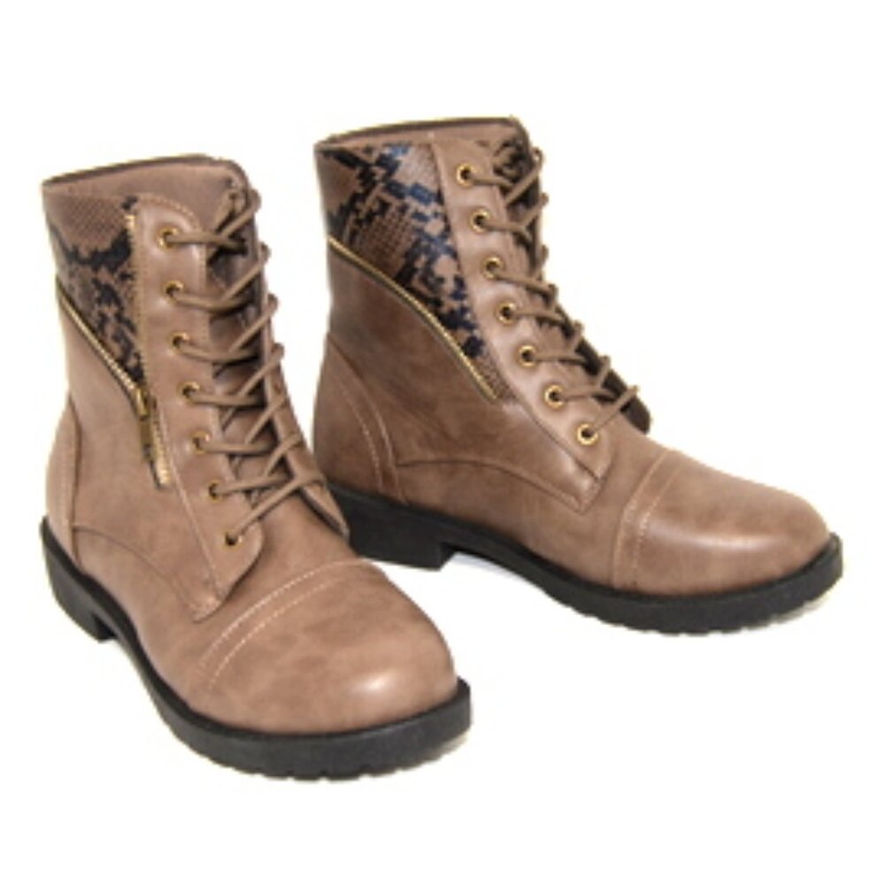 Olivia + Kate Women’s Leanna Hiking Boots - Size: US 7 – Color: Tan